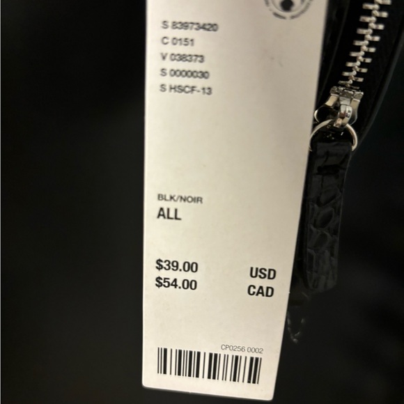 Heart-Shaped Purse - Picture 3 of 6